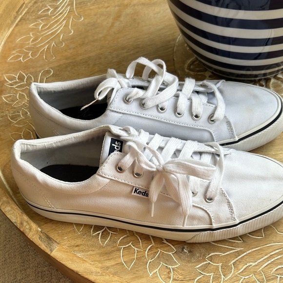 Keds Classic White Lace-Up Sneakers size 9.5 preloved - Picture 2 of 9